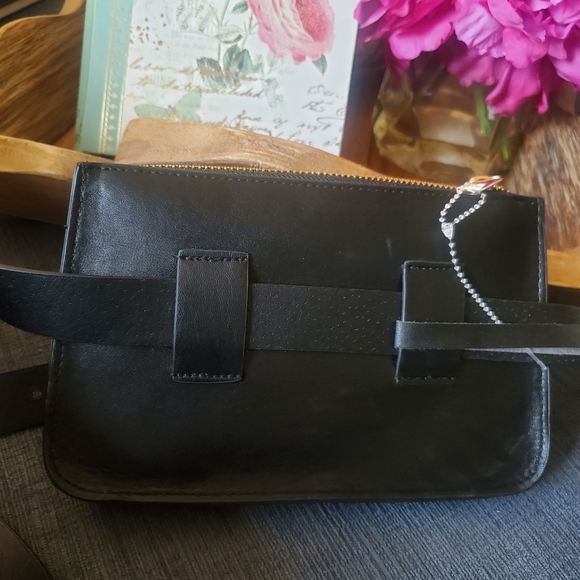 Juicy Belt Bag 💗 - Picture 8 of 16